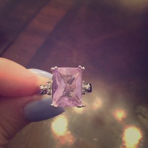 Gorgeous sterling silver Amethyst gemstone ring!